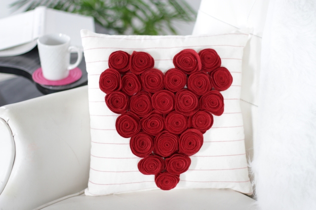How to Make a Felt Heart Rose Pillow for Valentine's Day